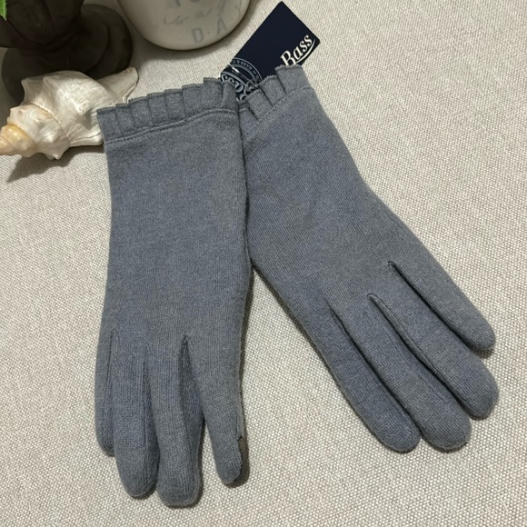 NWT GH Bass & Co. Wool Gloves-Heather Gray-Ruffle Detail - Picture 2 of 15